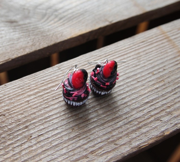 Earrings, chocolate cupcakes with raspberry / licorice skull