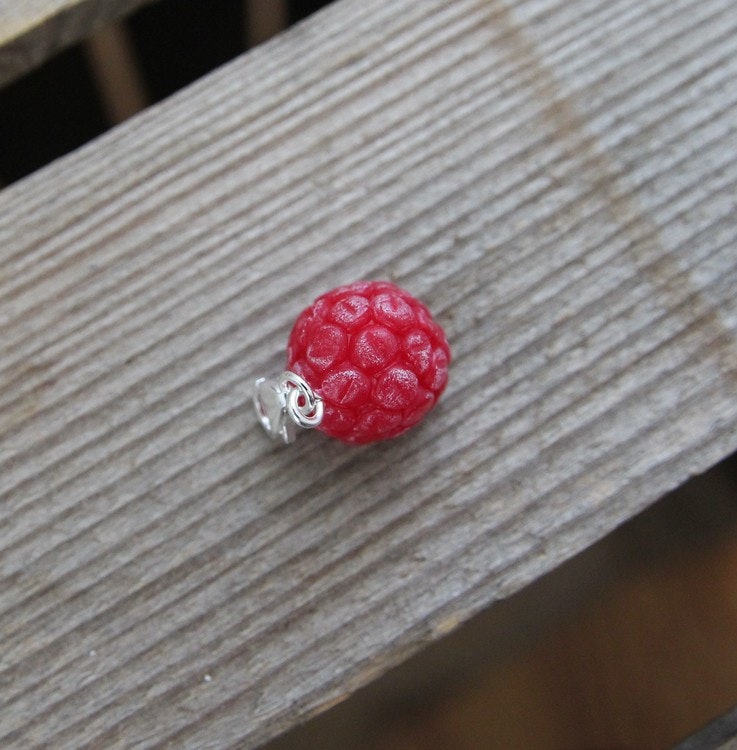 Necklace pendant, raspberry