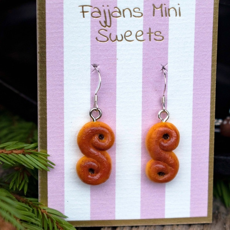 Odd Pairs, Earrings! Chose between Lussebulle, Skumtomte, Gingerbread Heart & Candy Cane.