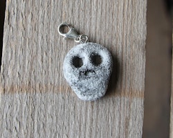 Necklace pendant, salt licorice skull
