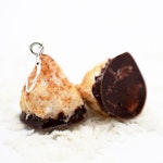 Örhängen, chokladdoppade kokostoppar