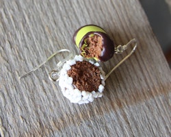 Earrings, a swedish dammsugare and a chocolate ball