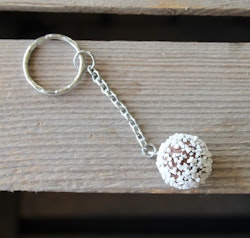 Nyckelring, chokladboll med pärlsocker