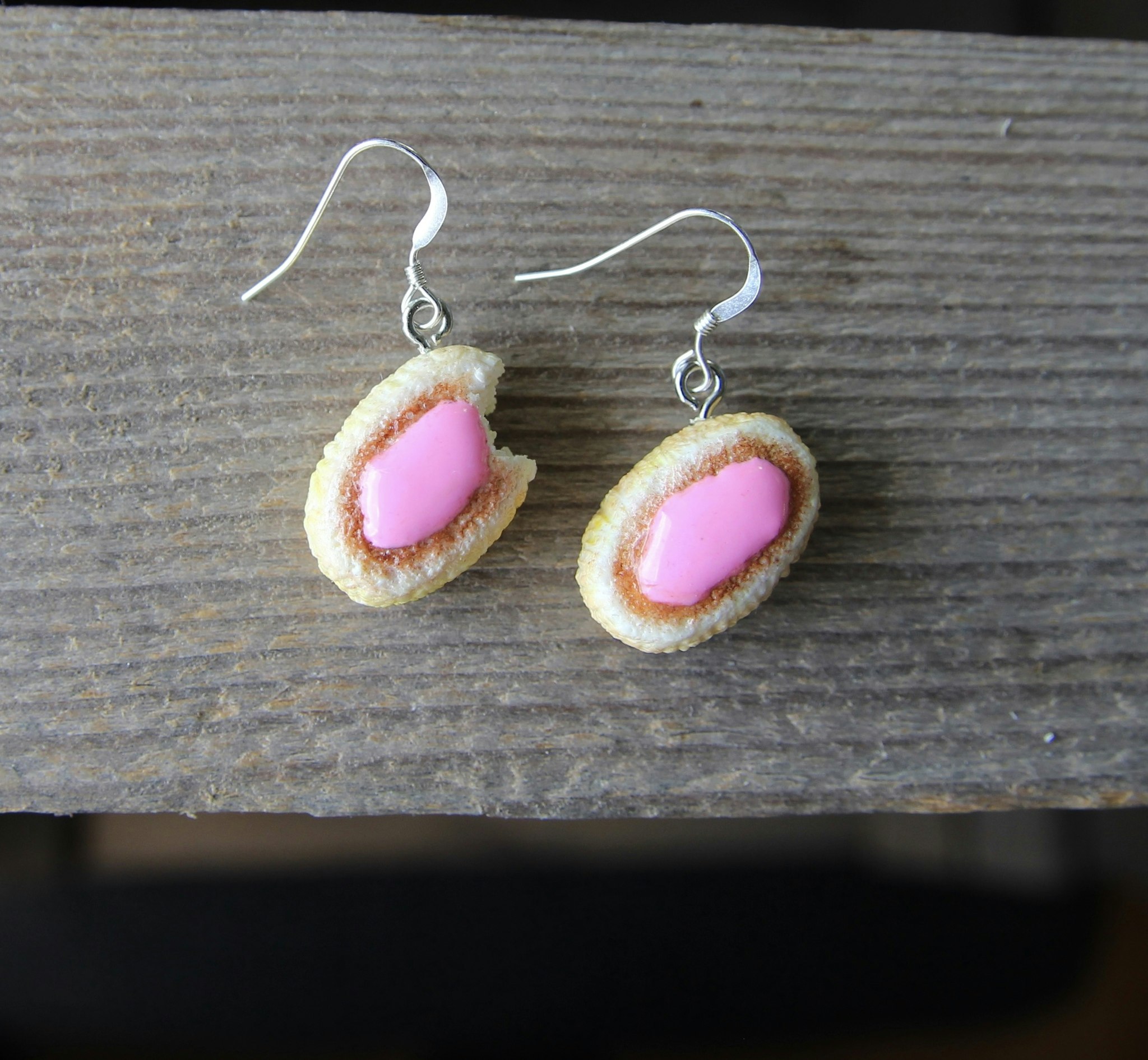 Örhängen, mazariner med rosa glasyr