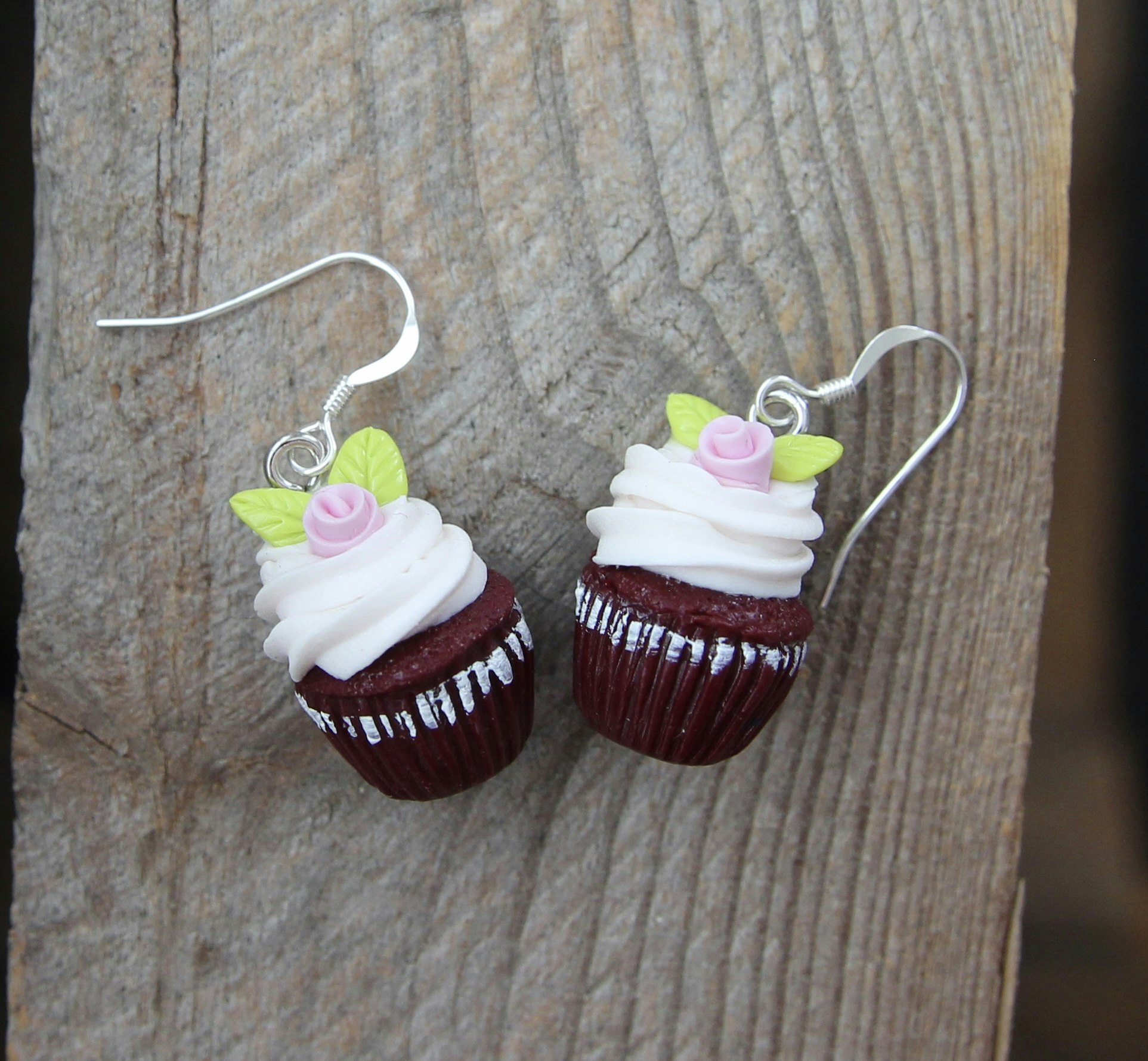 Örhängen, red velvet cupcakes