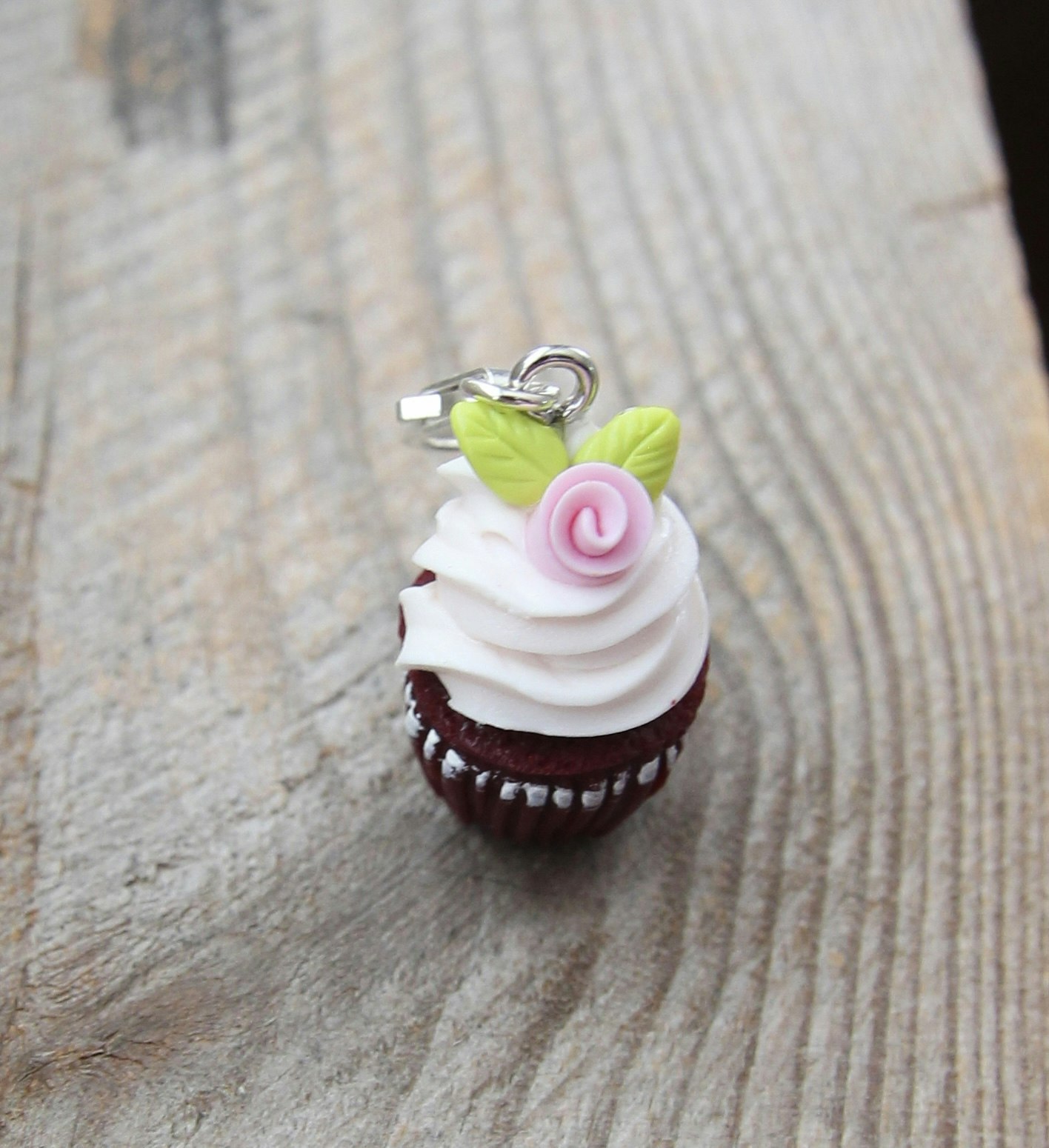 Halsbandshänge, red velvet cupcakes