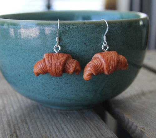 Earrings, croissants