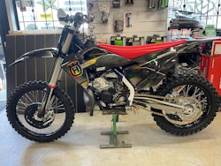 Husqvarna TC 250 2022 med endast 8, 5 timmar