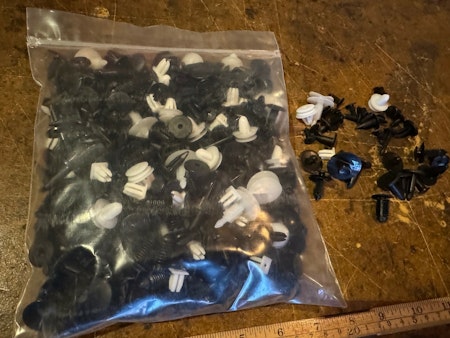 Blandad påse plastclips