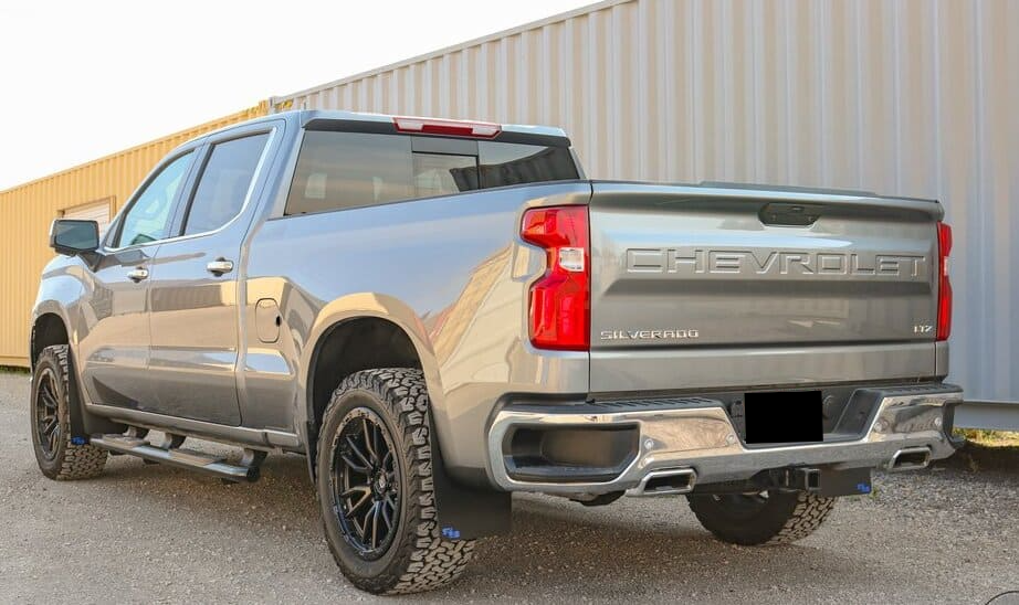 Chevrolet Silverado 2019+ Muerica Skvettlapper