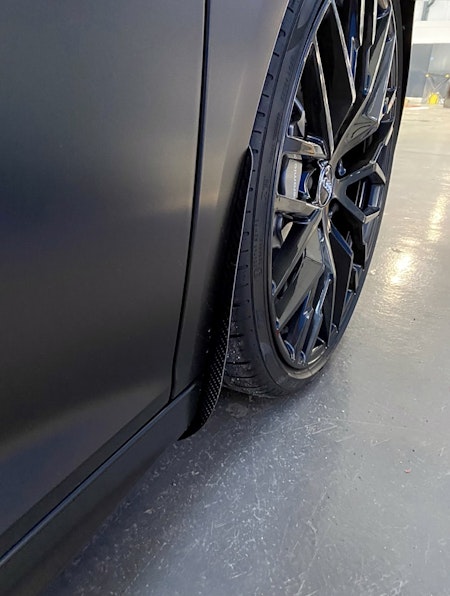 Audi R8 kolfiberstänkskydd