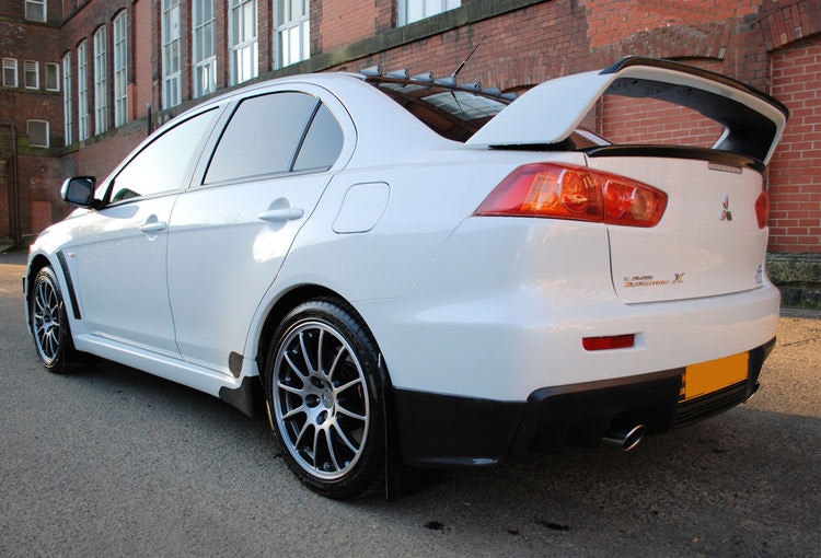 Mitsubishi Evo 10 skvettlapper