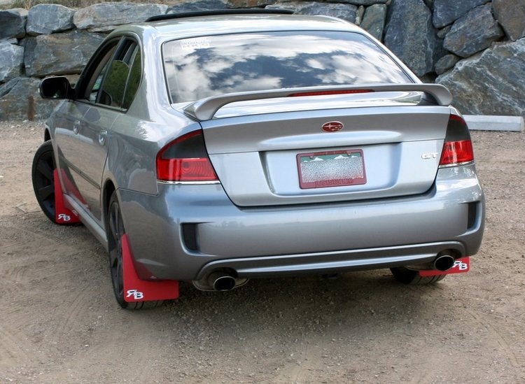 Subaru Legacy stänklappar  2005 - 2009