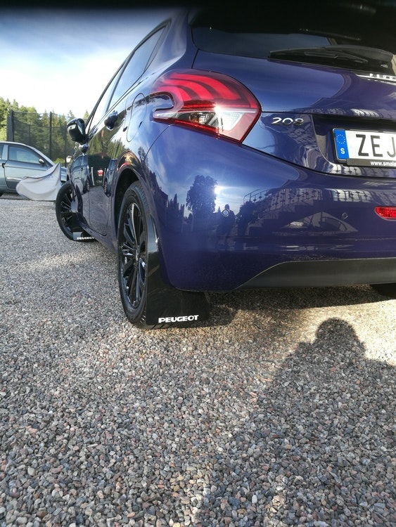 Peugeot 208 skvettlapper