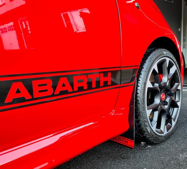 Fiat 500 Abarth Stänklappar