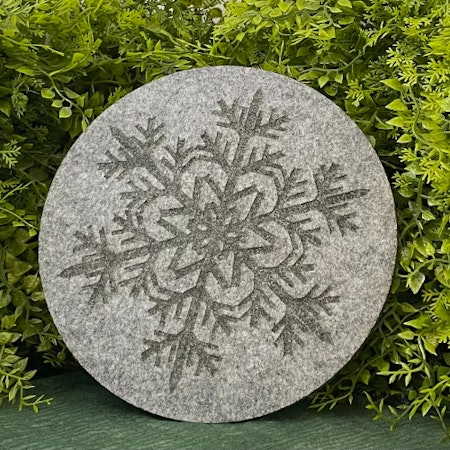 Grytunderlägg Snö