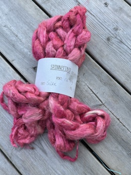 Håndfarget silkefiber