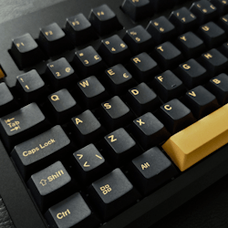 iNVINTIX Black/Yellow Keycaps