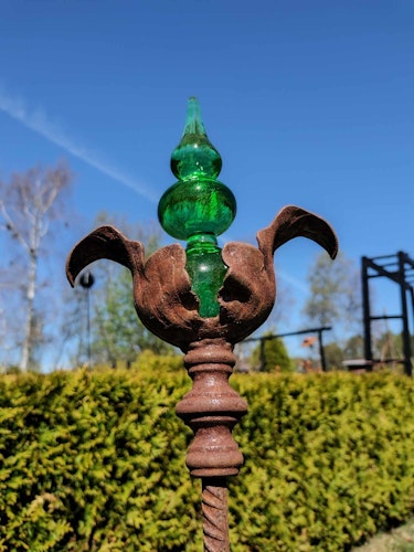 Grön spira av glas