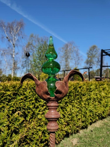Grön spira av glas