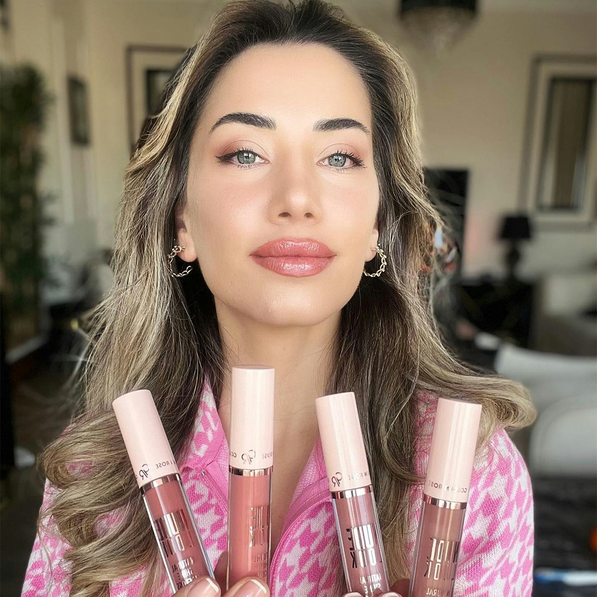 GR NUDE LOOK NATURAL SHINE LIPGLOSS