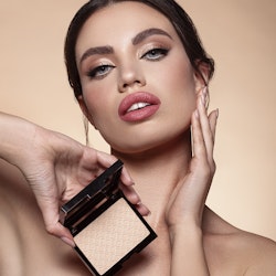 MIA MAKEUP - READY STEADY COMPACT POWDER