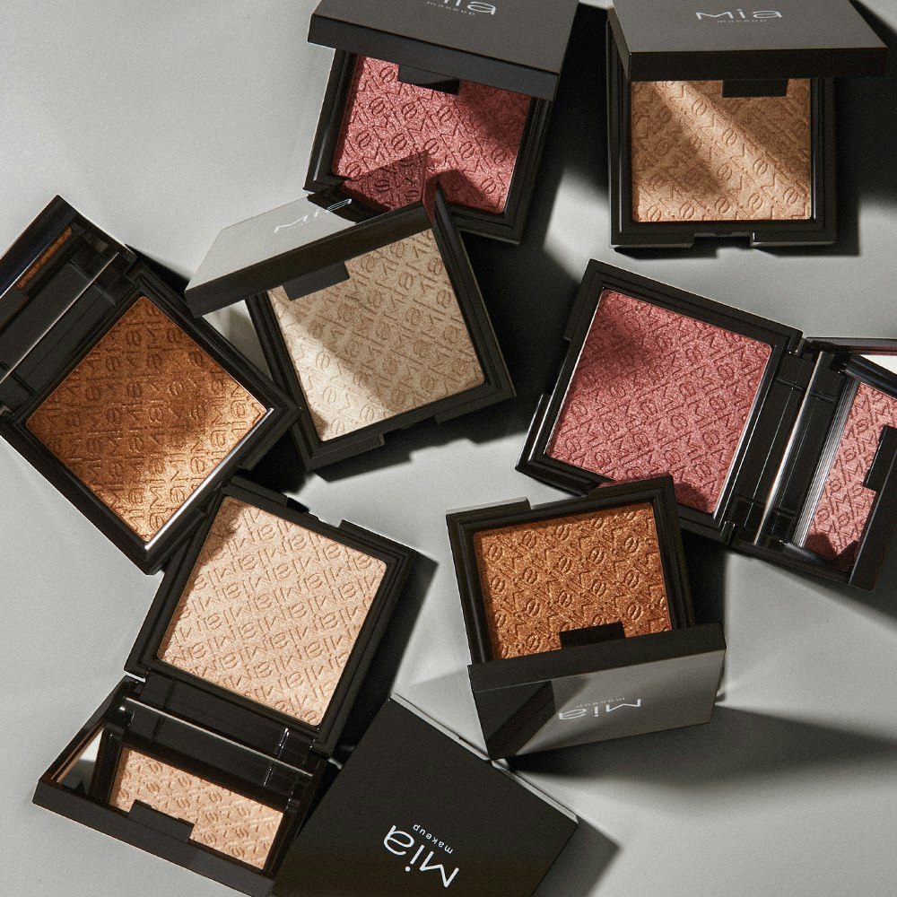 MIA MAKEUP - LIGHT BUILDER HIGHLIGHTING POWDER