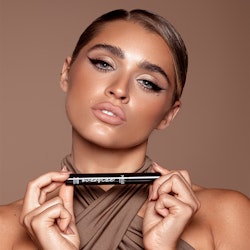 MIA MAKEUP - MASCARA OVERSIZE