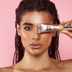 MIA MAKEUP - SILKY SHOT FOUNDATION 30 ML.