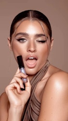 MIA MAKEUP - LIPSTINCTIVE GLOW LIPGLOSS