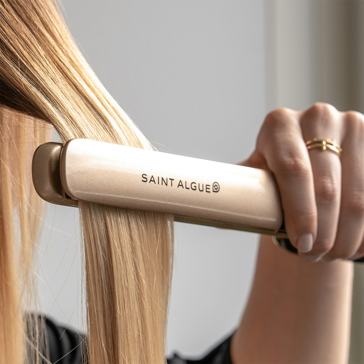DEMELISS -GOLD STRAIGHTENER