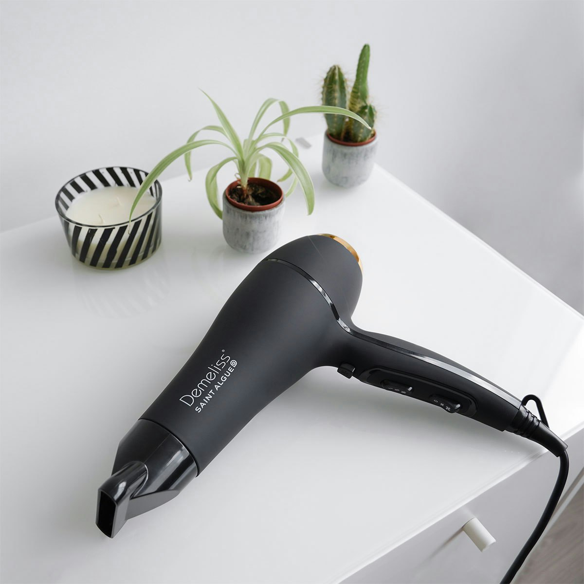 DEMELISS - ULTRA 2200 - HAIRDRYER