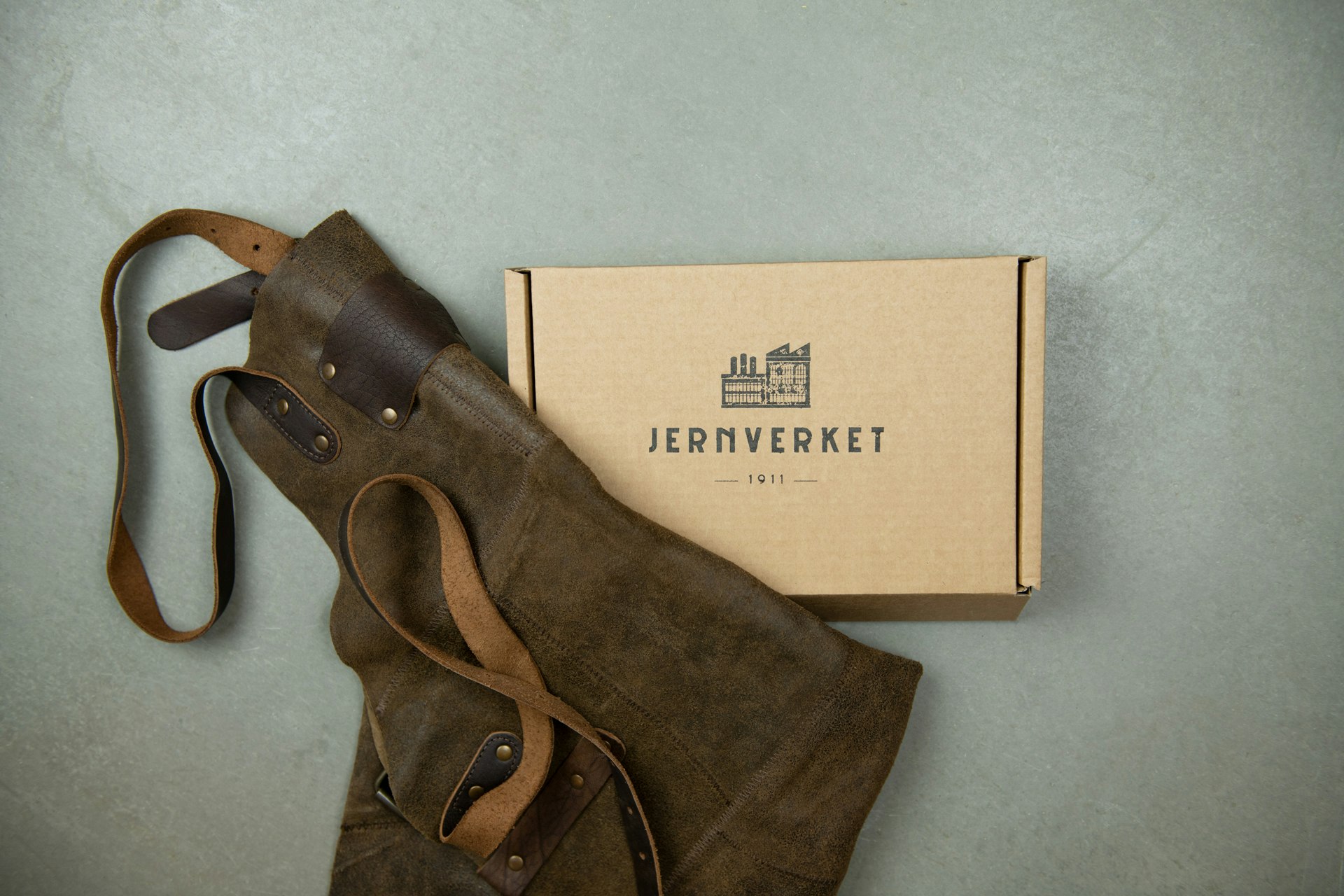 ROBUST SKINNFÖRKLÄDE FRÅN JERNVERKET