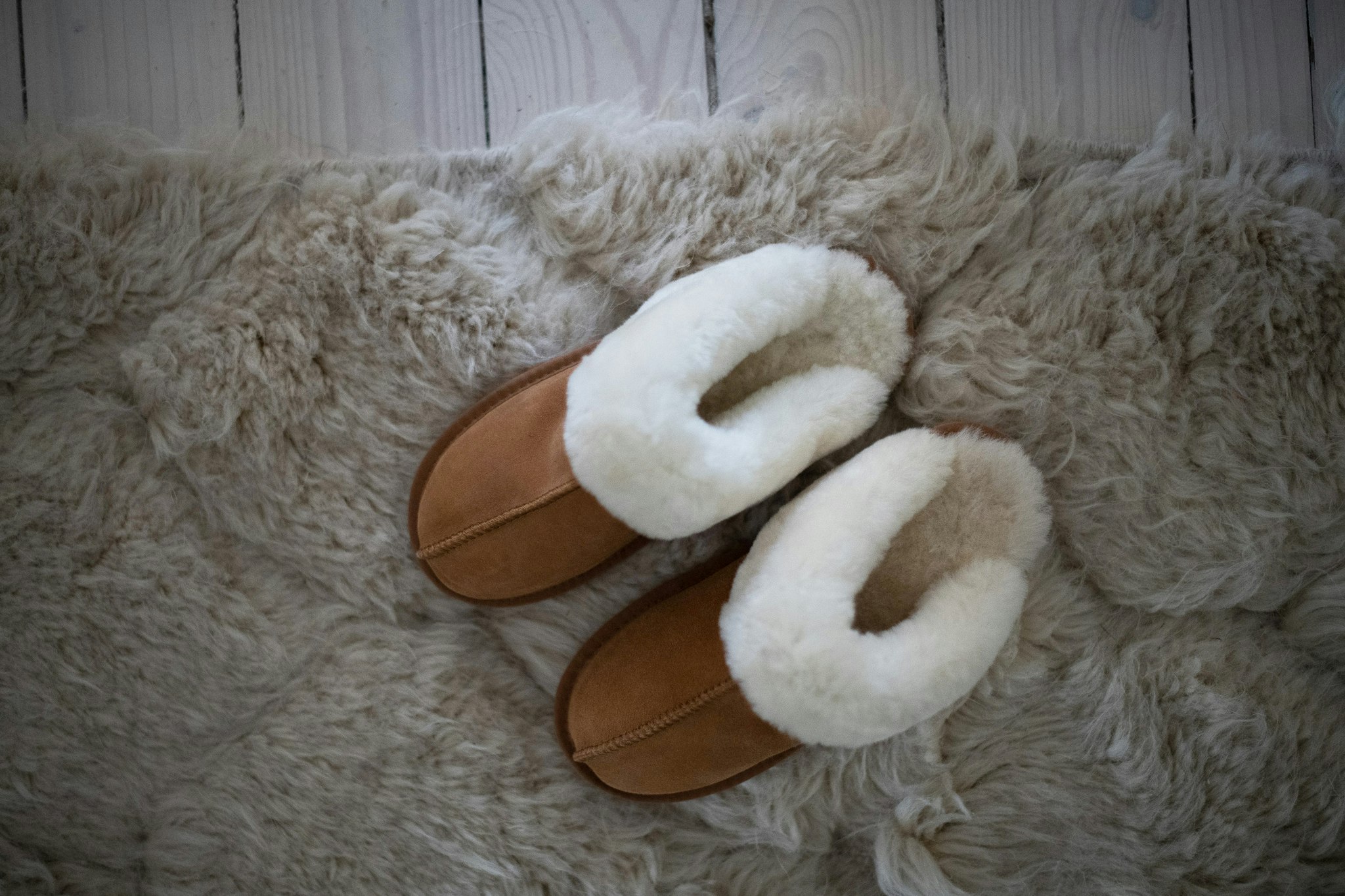 FÅRSKINNSTOFFLOR FRÅN YLLEVERKET – KASTANJ