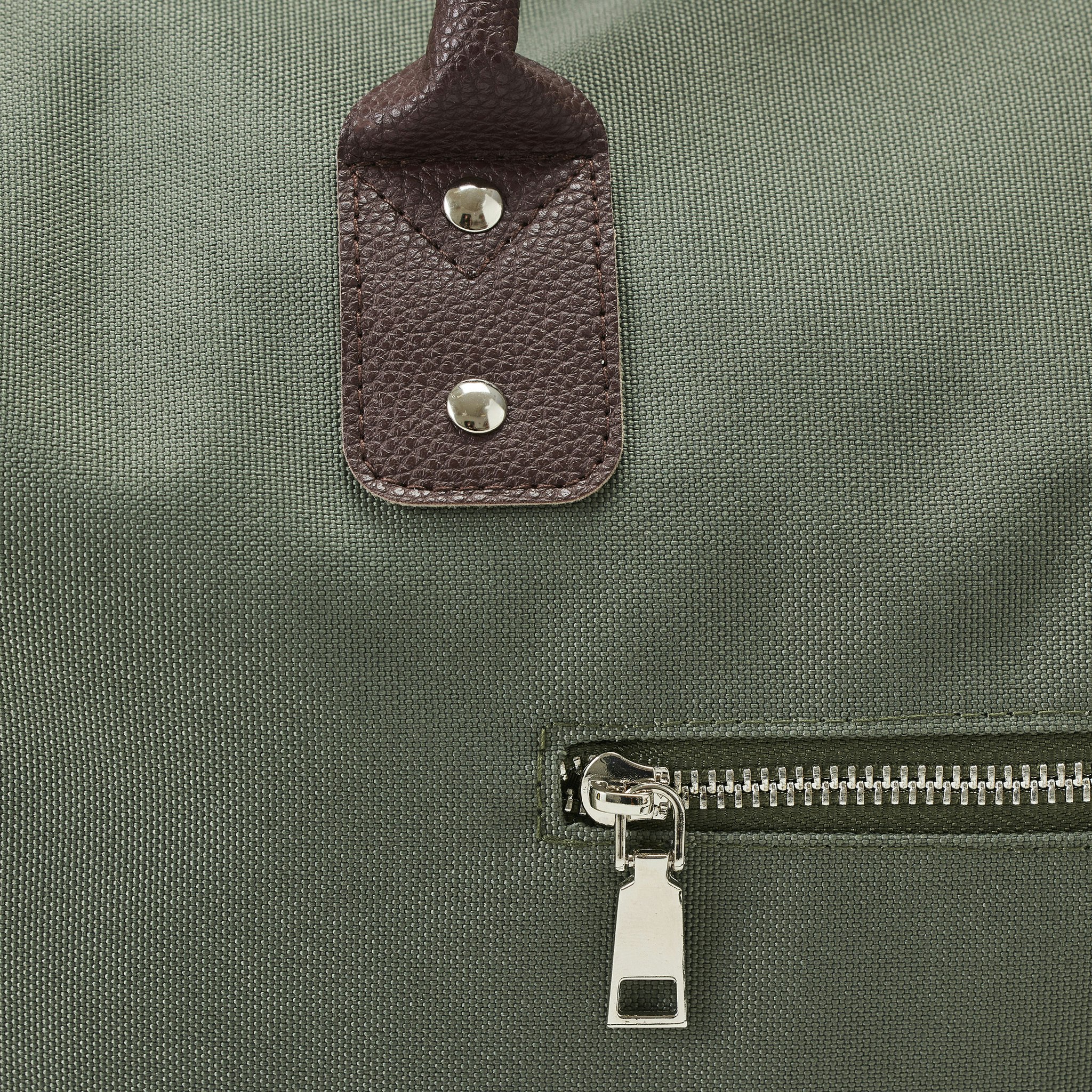 TRENDIG DUFFELBAG FRÅN SUTHERLAND & SONS – grön