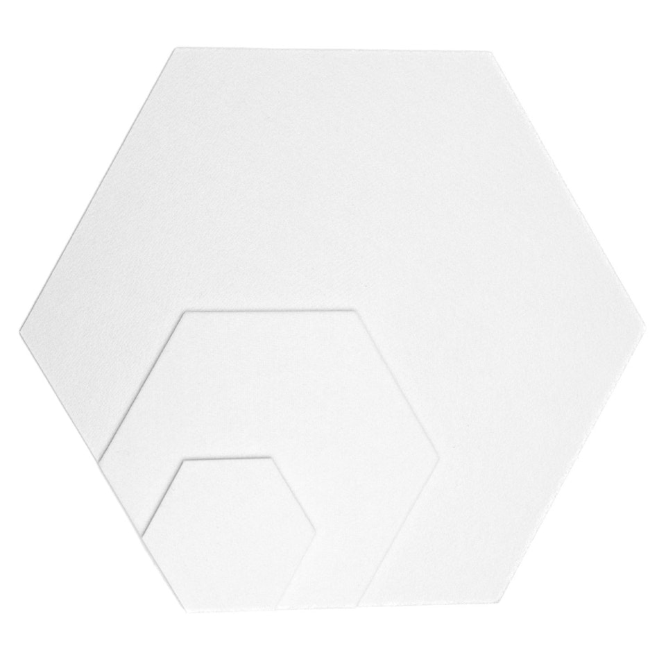 SilentDirect PET Hexagon ljuddämpning. Tillverkad av återvunnit ljudabsorberande material. Ljudabsorbering och ljudisolering till vägg, tak & golv.