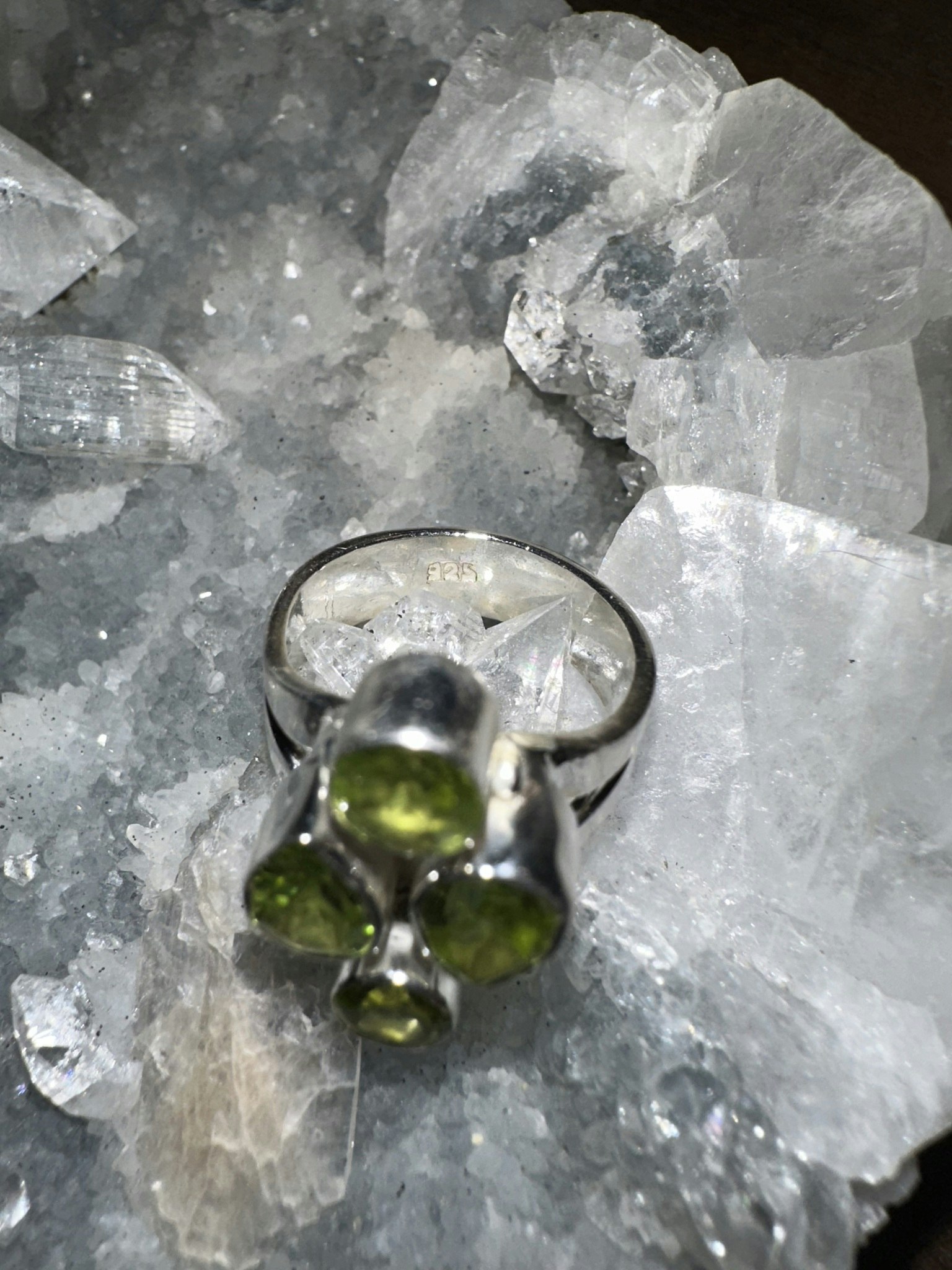 Facetterad Peridot Ring | 925 Sterling Silver | 16