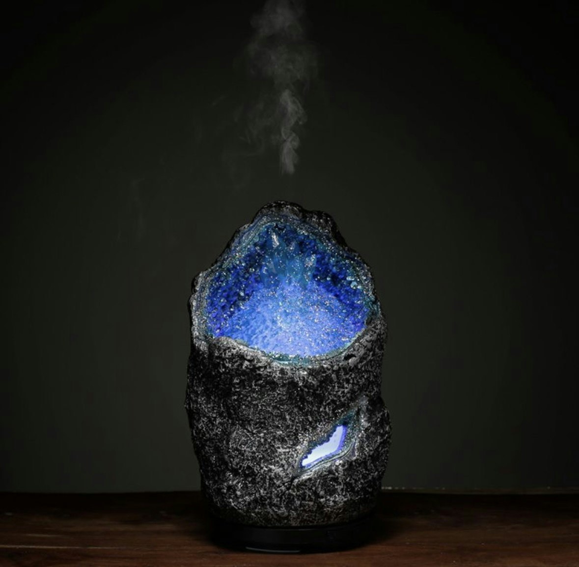 Dark Legends Crystal Cave, Aroma Diffuser / Luftfuktare med LED ( USB )