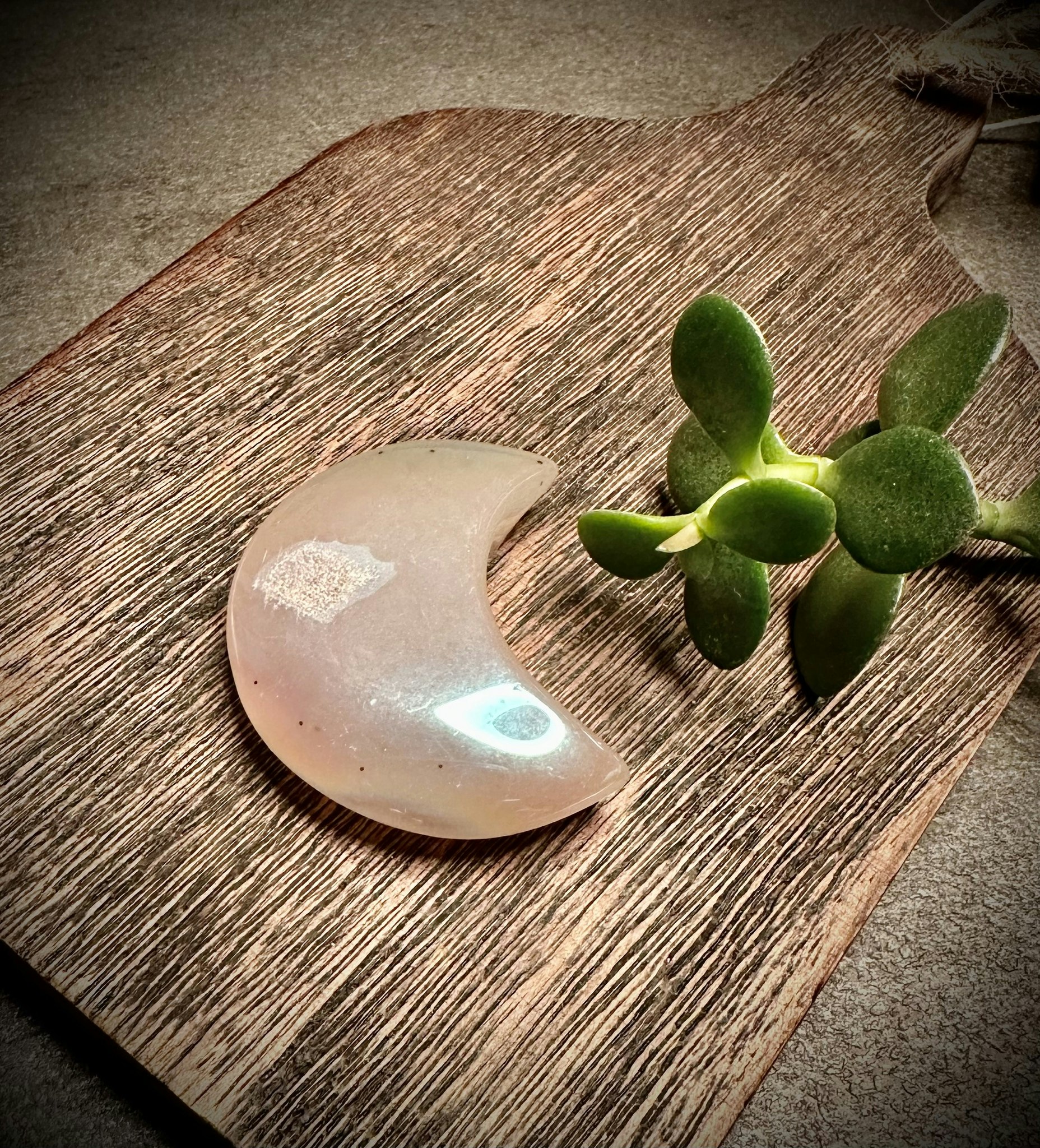 ANGEL AURA måne