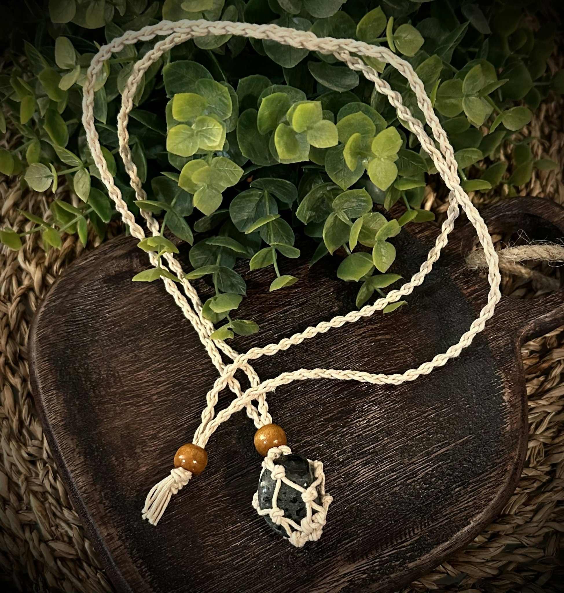 Makramé Halsband med kristallpåse