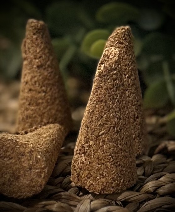 1 styck PREMIUM Rökelsekon | Naturligt mald Palo Santo | Heligt Trä