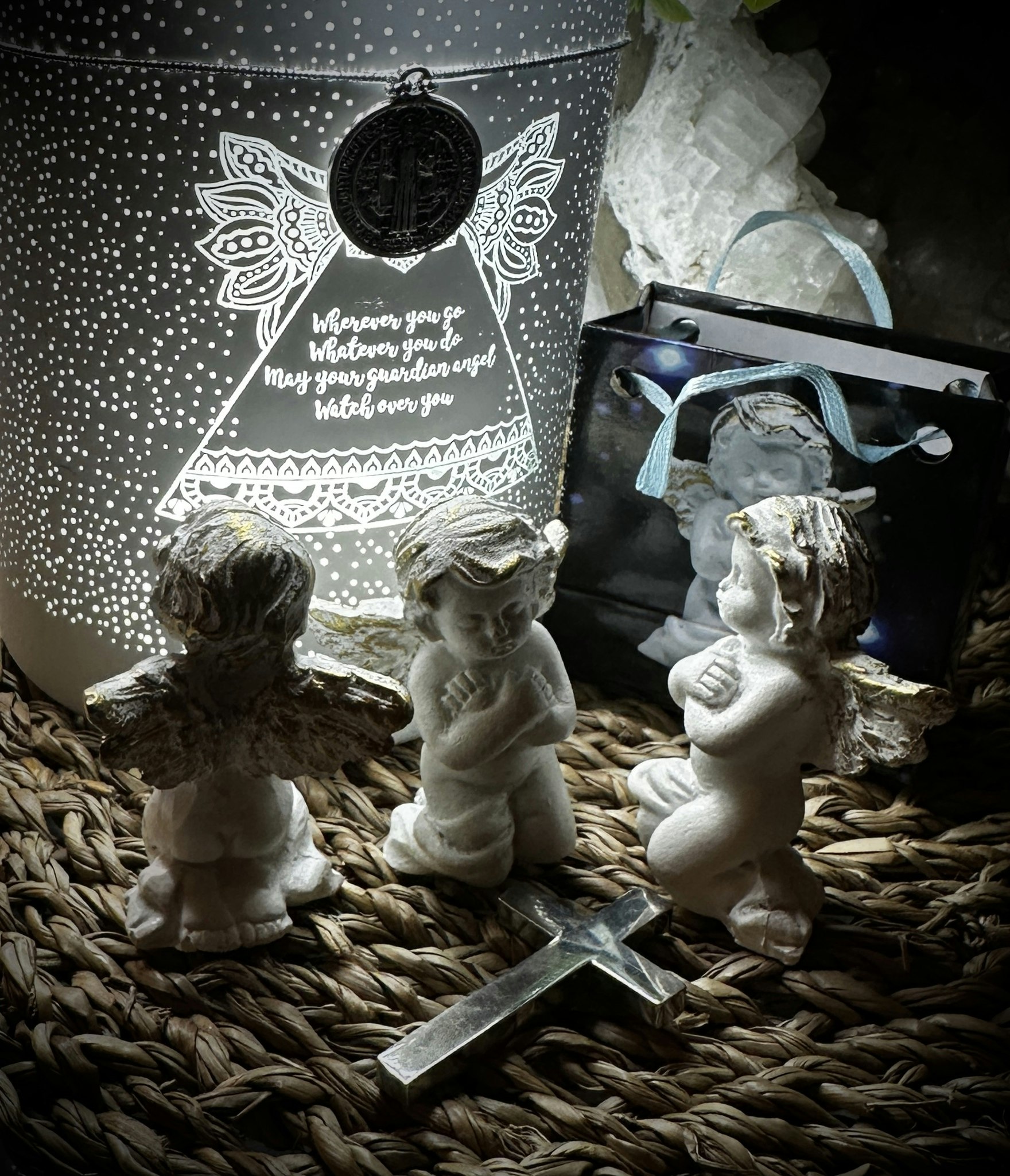 Ängel med presentpåse | Cross Your Heart - Inner Peace