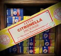 SATYA Rökelsepinnar | Citronella ”HÅLLER INSEKTER BORTA”