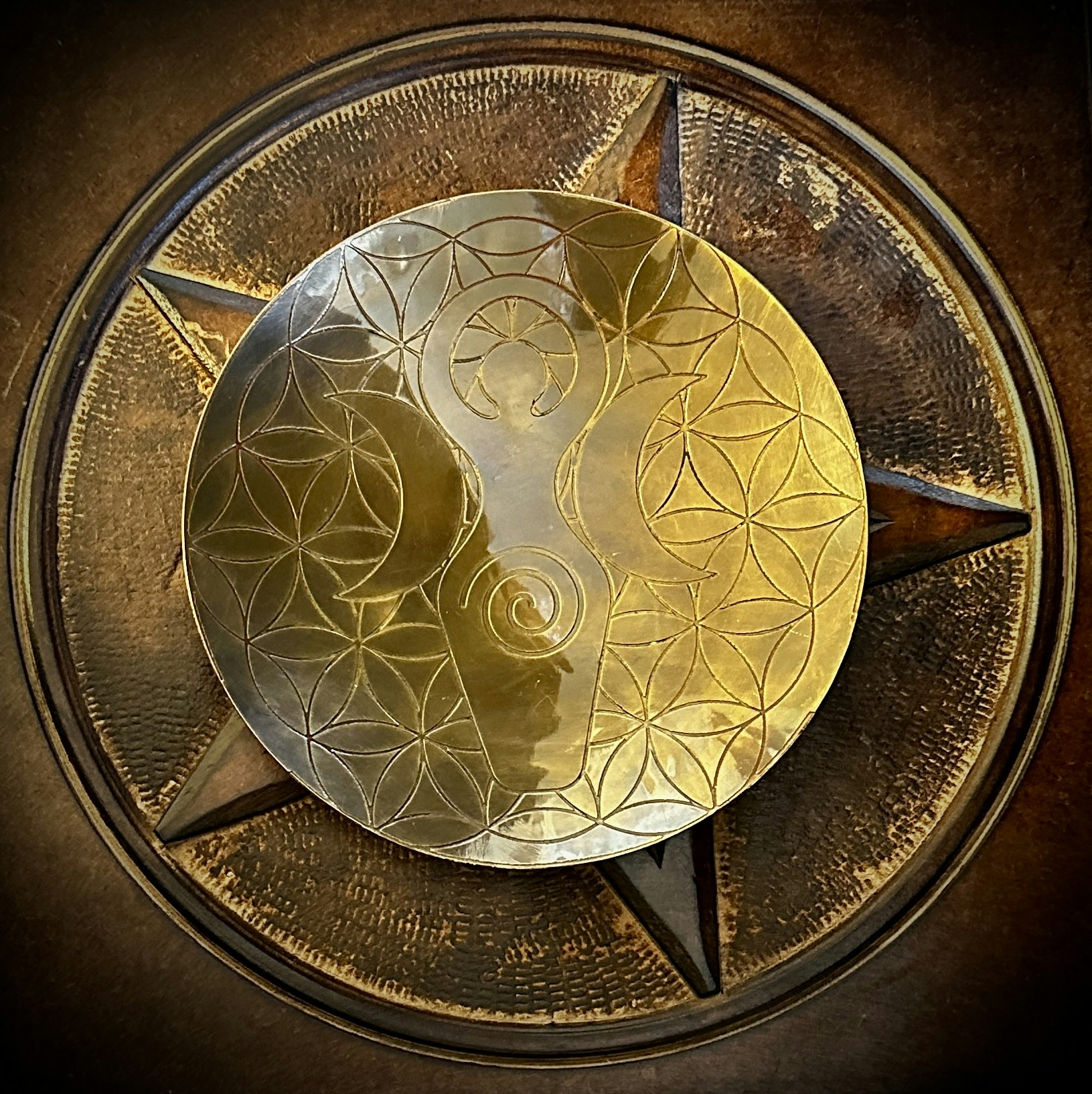 Offerskål Mässing | Flower Of Life Spiral & Crescent Moons | Indien