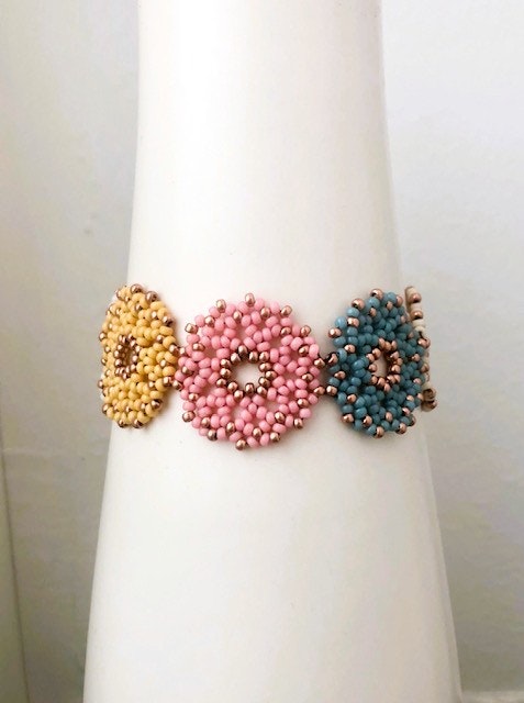 FLOWER POWER armband 3 varianter