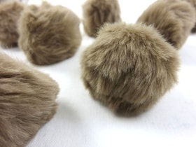 Pom pom Naturfärgad 40 mm omkrets