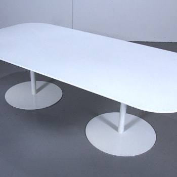 Konferenztisch, Gubi Table 2.0 - Speziell mit Corian