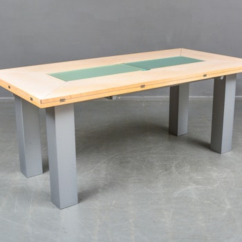 Tisch mit faltbaren Seiten, Tranekaer Cirkante - Van den Berghe