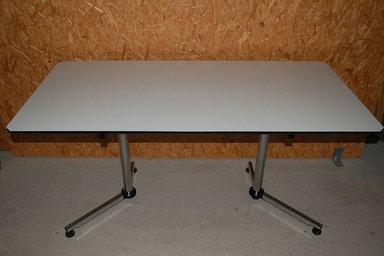 Schreibtisch, USM Kitos - DesignMöbel
