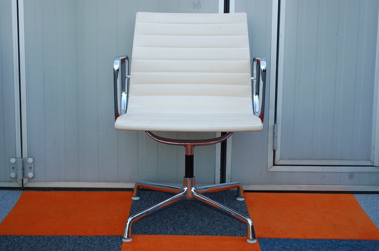 5 x Konferenzstühle, Vintage Herman Miller EA-107 - Charles & Ray Eames